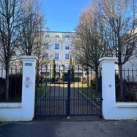 Cocon Familial A 8min Avec Parking Apartment